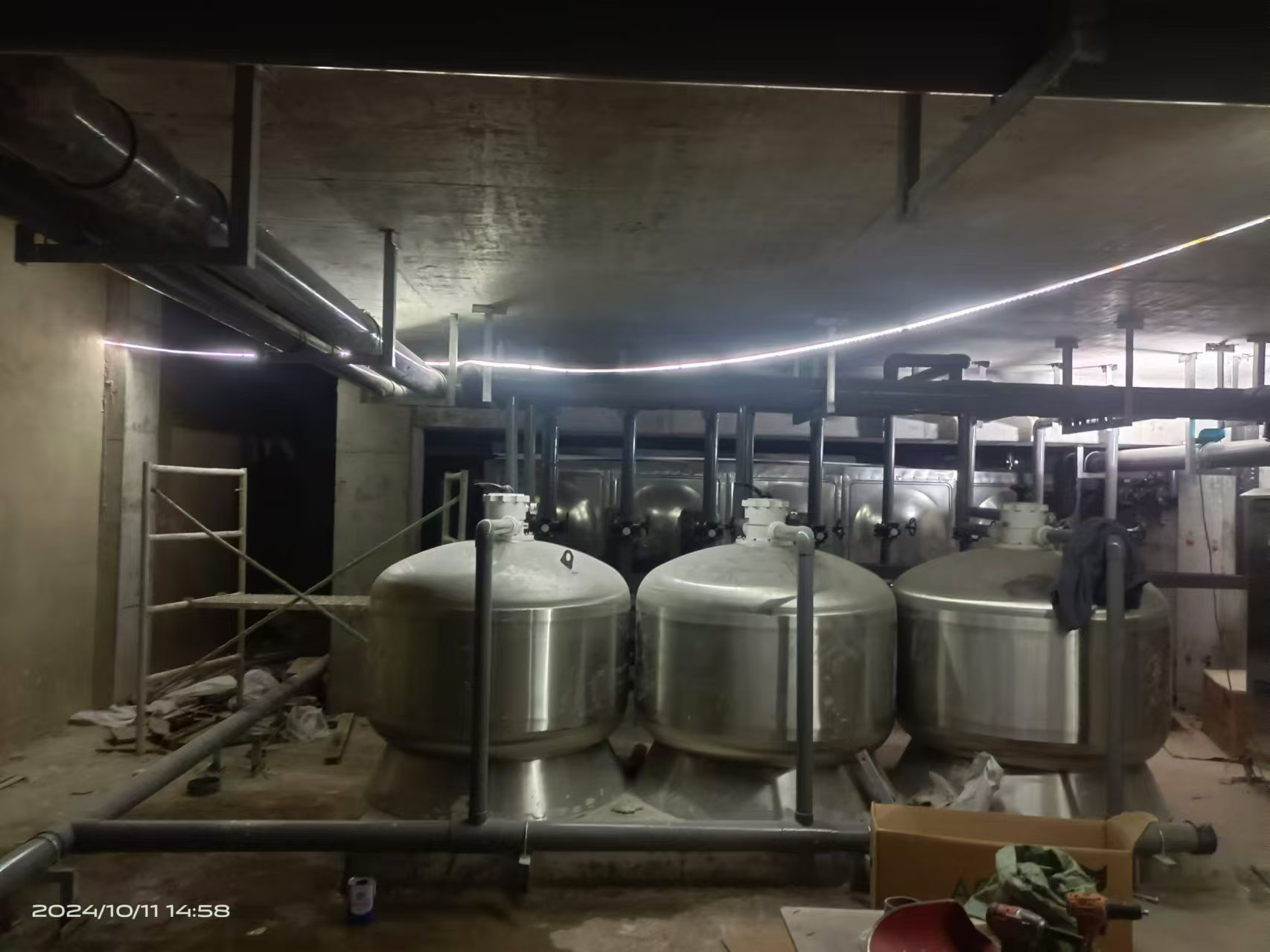 泳池过滤沙缸在泳池水处理工程中的重要性分析