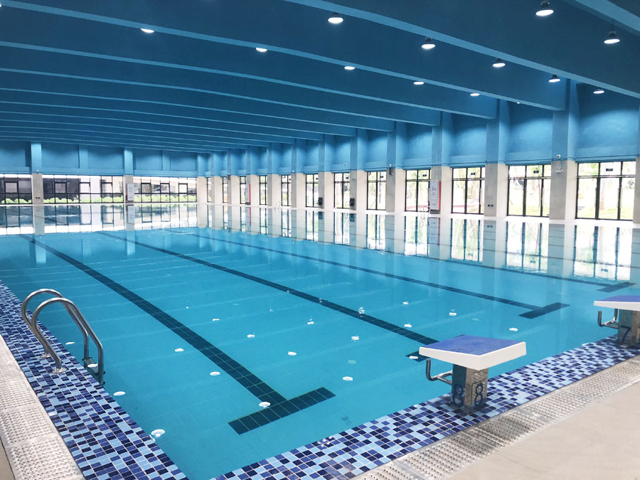 游泳池每天换水补充水量要求