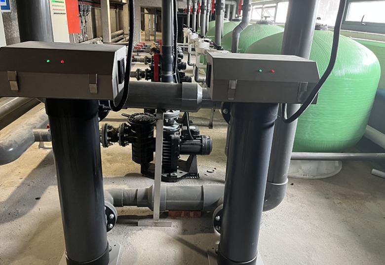 如何维护泳池消毒设备？