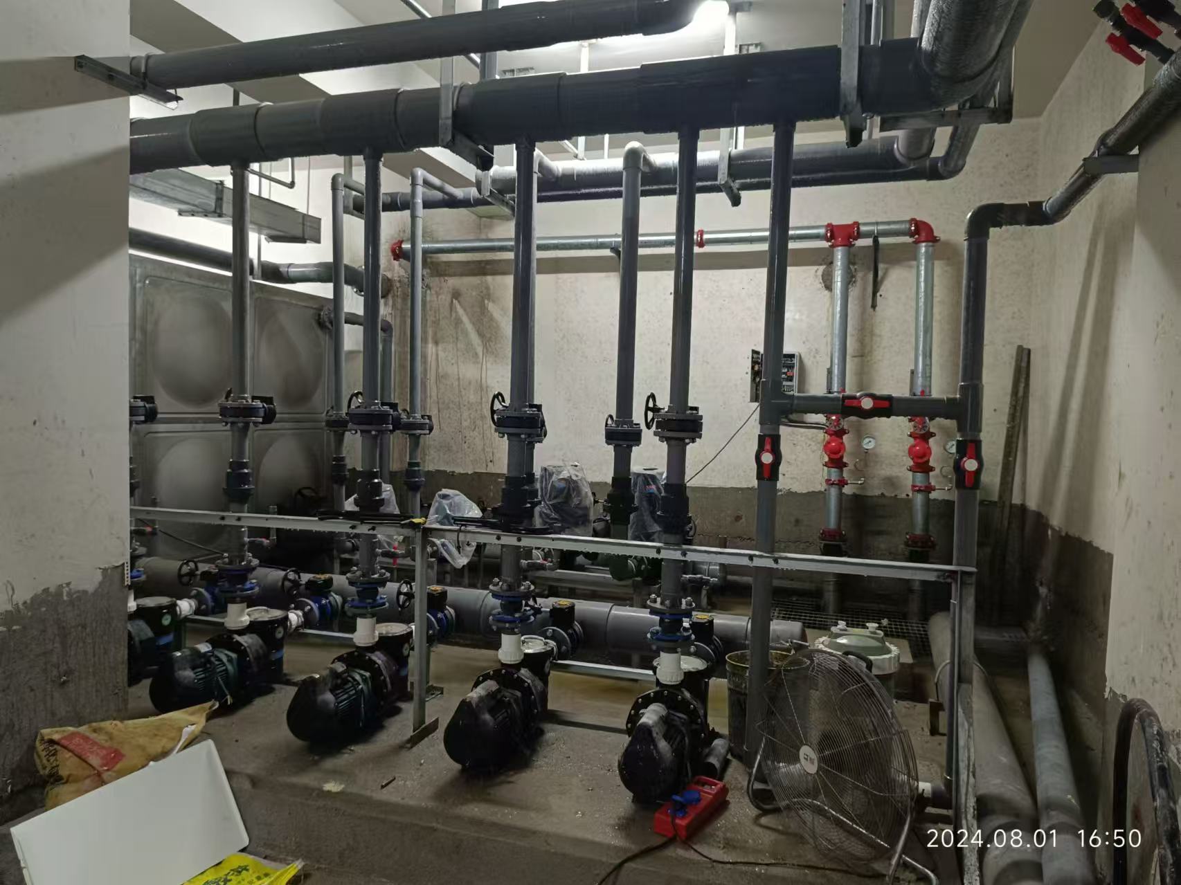 有哪些游泳池水质处理设备？