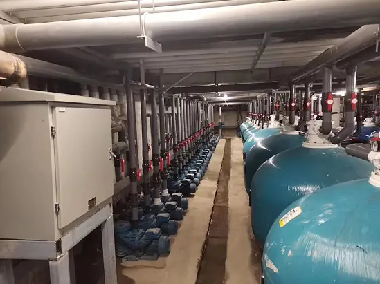 游泳池水处理设备中， 泳池水泵流量有哪些规范性规定！